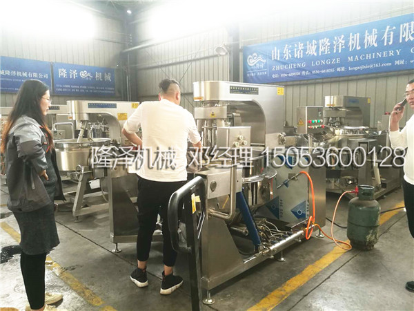 歡迎浙江杭州客戶(hù)來(lái)廠(chǎng)考察大型炒菜機